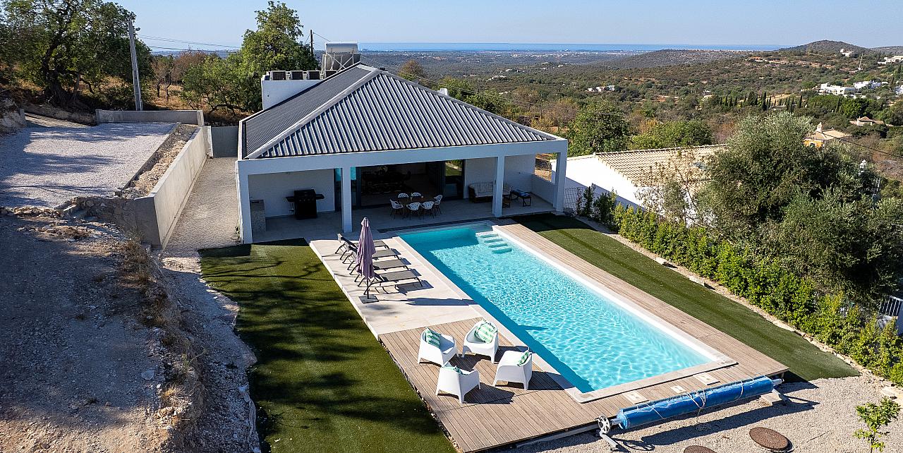 4 Bedroom Villa with Sea Views - Algarve property for sale 