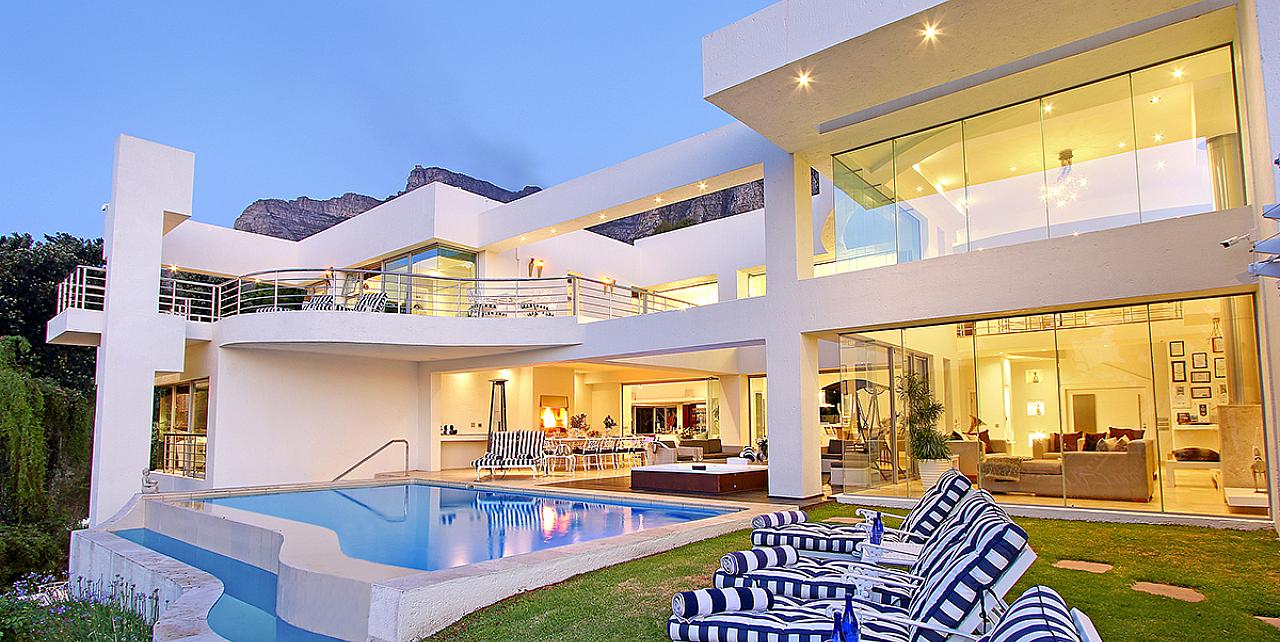 Hollywood Mansion - South Africa