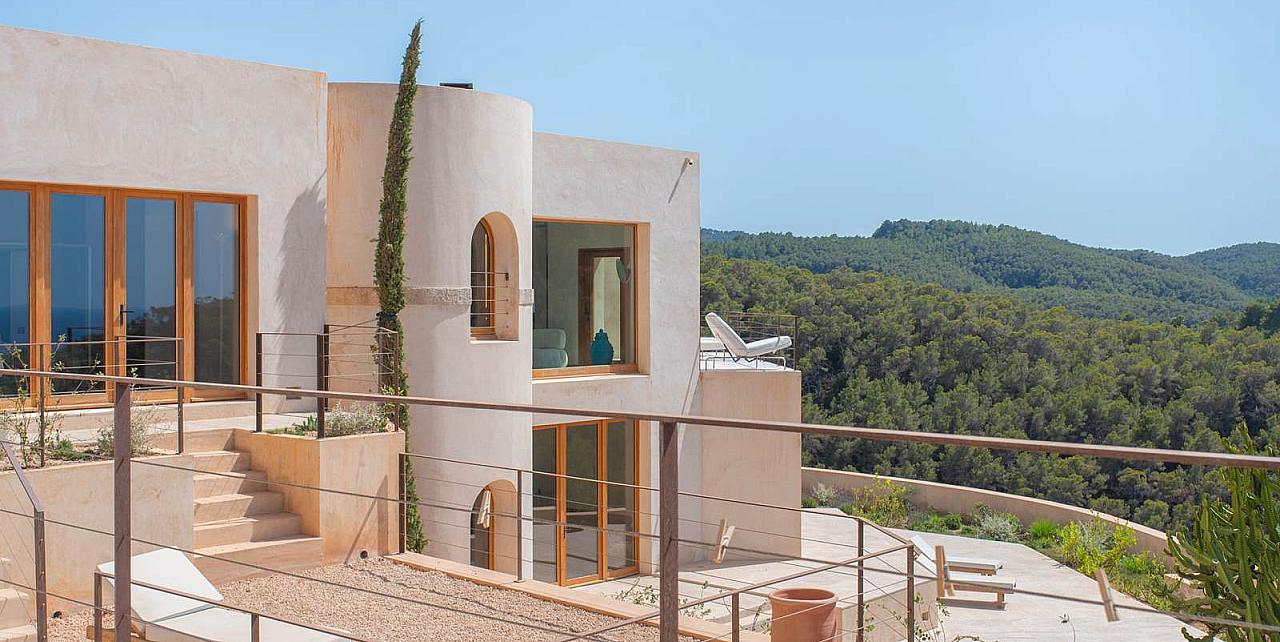 Artistic 7-Bedroom Villa with Panoramic Cala Xarraca Views
