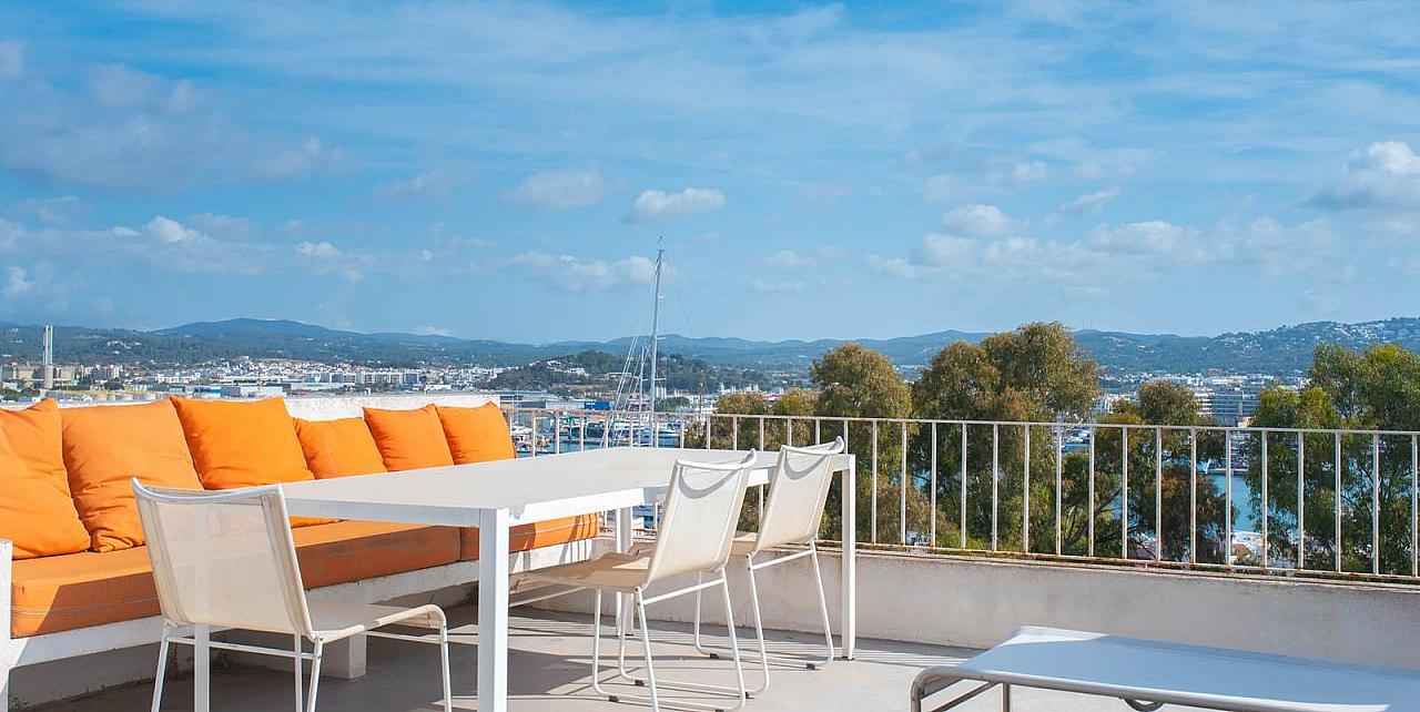 Stylish Mediterranean Duplex with Panoramic Terrace