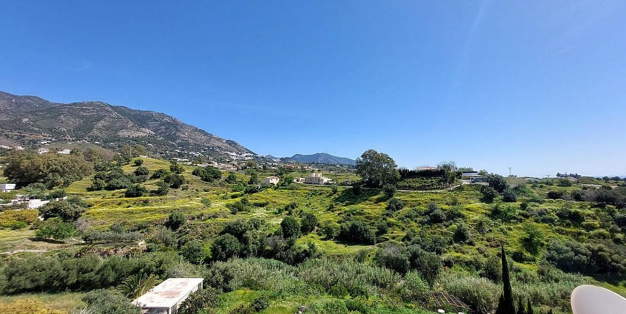 Country Estate for sale | Luxury real estate listing with stunning views