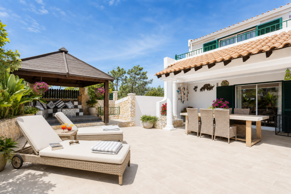 Algarve Villa for Sale in Galé – Coastal Living Near Albufeira