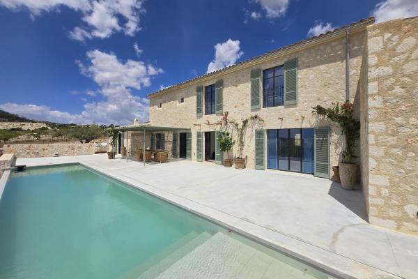 New-Build Finca with Vineyard & Guest House