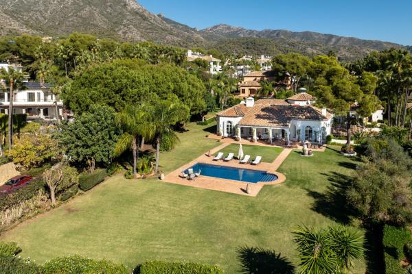 Luxury Spanish Villa for Sale in Altos Reales