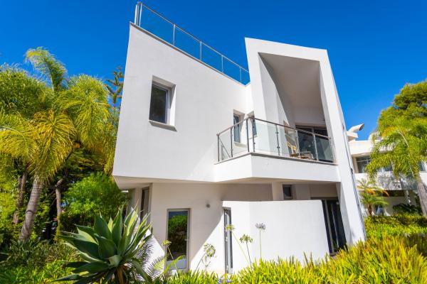 Luxury 4-bedroom villa for sale in Meisho Hills