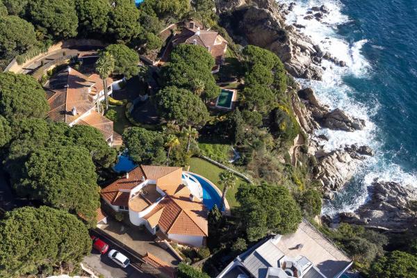 Elegant Seafront Villa for Sale in Mongoda