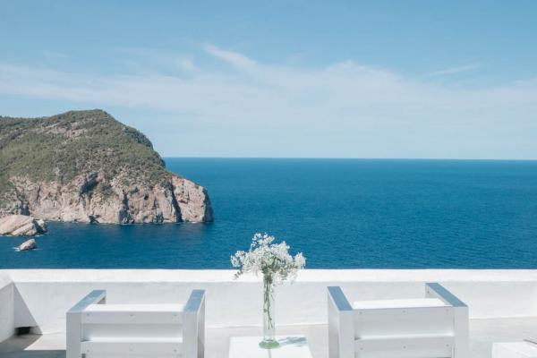 Minimalist 7-Bedroom Sea View Villa 