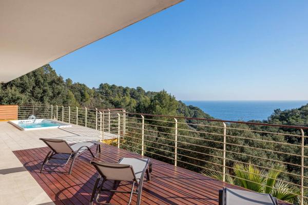 Exclusive Modern Villa for Sale