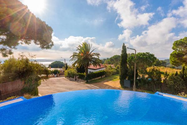 Exclusive Modern Villa for Sale