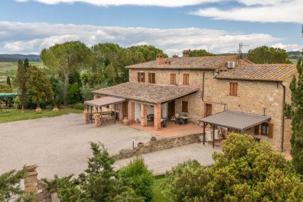 Historic Stone Villa for Sale in San Quirico d’Orcia, Tuscany