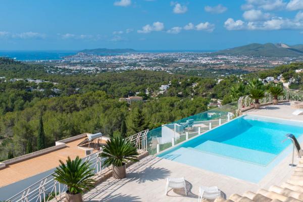 Luxurious Villa with Panoramic Sea Views in Can Furnet