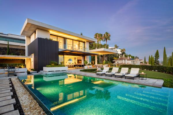 Luxury Villa for Sale in La Quinta, Marbella – Panoramic Sea Views