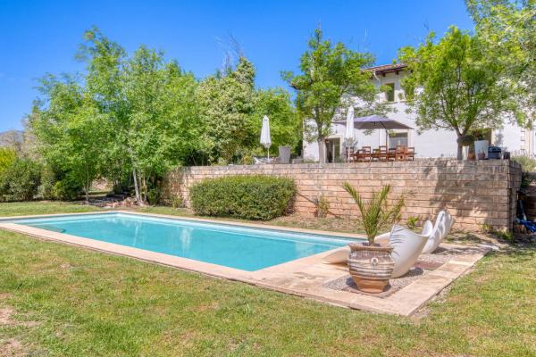 Charming Villa with Mountain Views