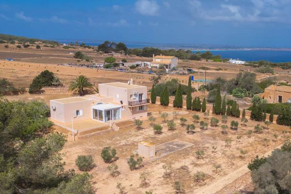 Rustic Luxury House for Sale in Sa Venda de Es Monestir, Formentera