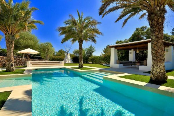 Blakstad-Style Finca for Sale Near Santa Gertrudis