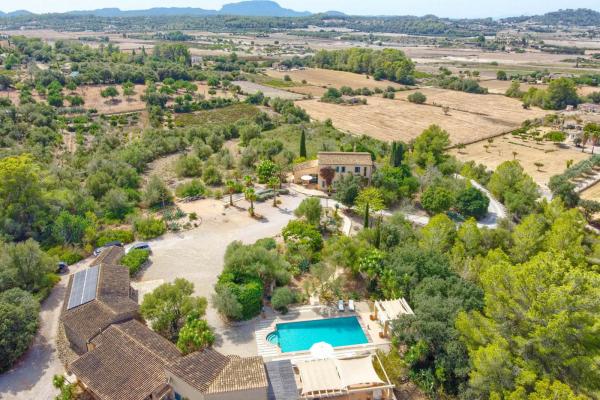 Private Villa with Guest Houses