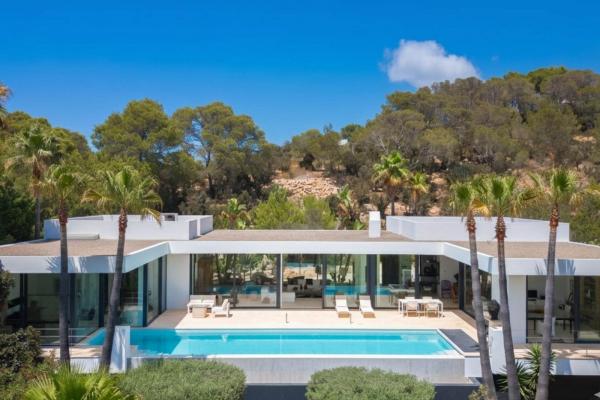 Modern Luxury Villa for Sale in Cala Carbo