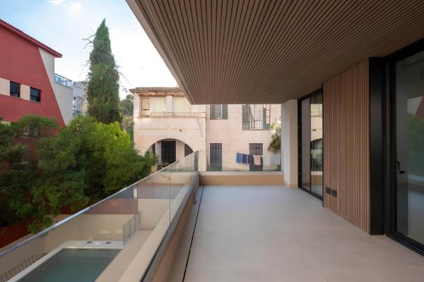 Contemporary Apartment for Sale in Mallorca with Spacious Private Terraces
