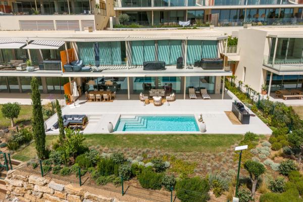 Luxury 3-Bedroom Apartment with Private Pool
