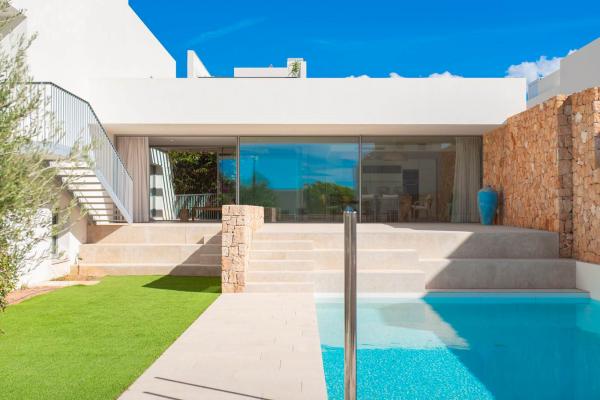 Contemporary Luxury Villa