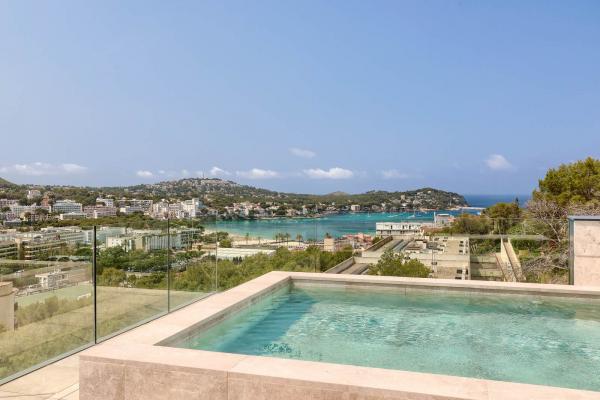 Luxury Apartments by the Sea