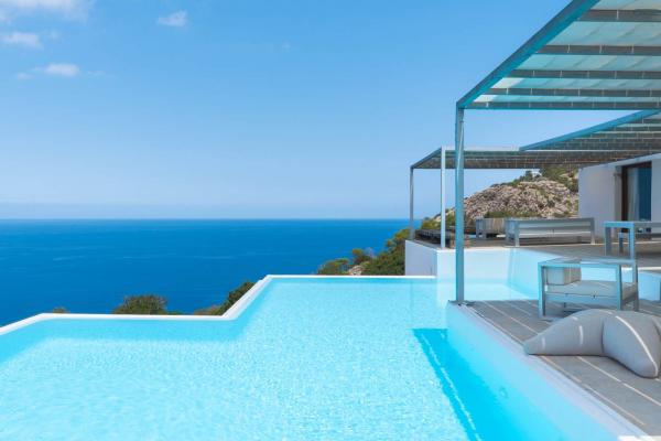 Minimalist 7-Bedroom Sea View Villa 