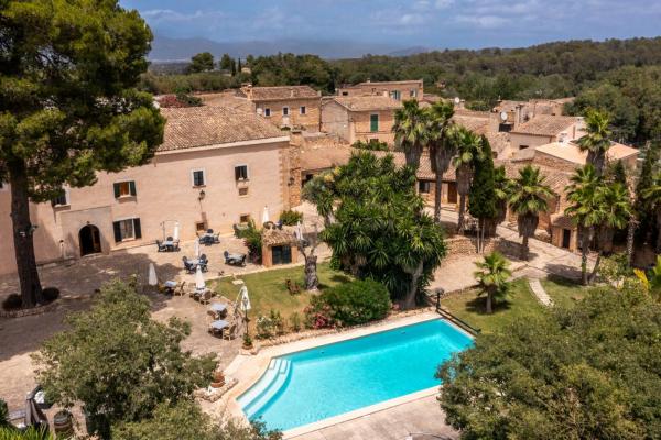 Historic Luxury Estate for Sale in Pla de Mallorca