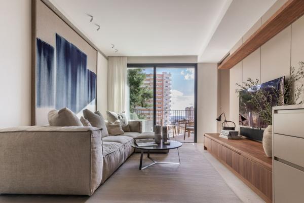 Modern Apartment with Sea Views and Private Pool in Cala Major