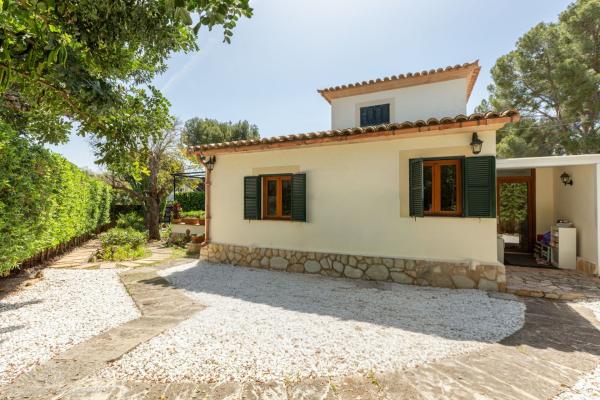 Elegant Family Home in the Heart of Portals Nous