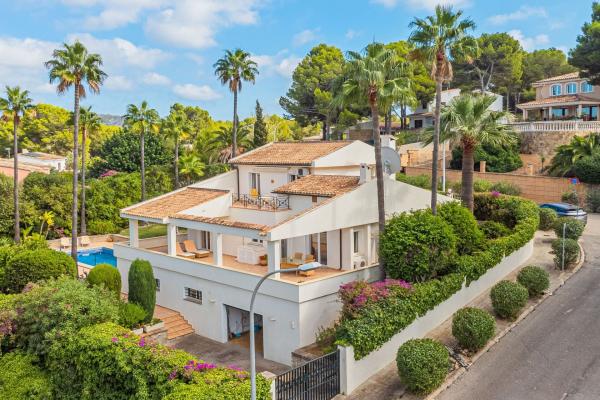 3 bedroom private villa for sale in Nova Santa Ponsa - Mallorca