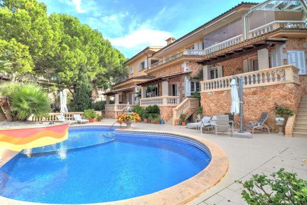 Luxury Coastal villa for sale in Costa de la Calma - Mallorca