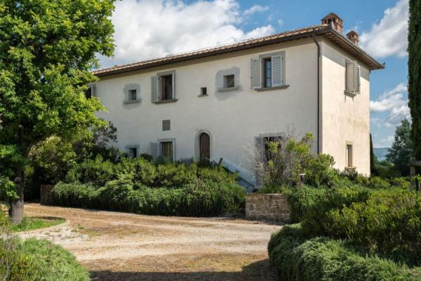 Six-bedroom newly built country villa for sale in Arezzo - Cortona