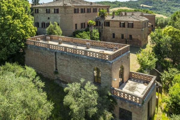 Historic Hamlet and Estate with Olive Grove for Sale in Buonconvento, Siena, Tuscany