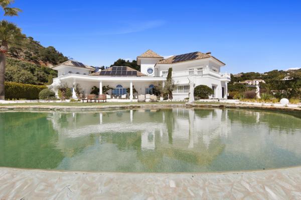 6 Bedroom Luxury Villa for Sale in La Zagaleta, Benahavís