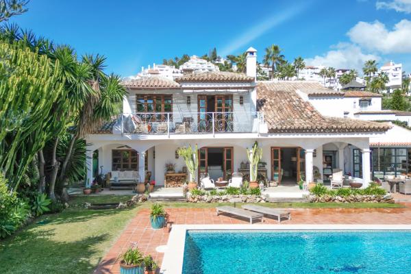 4 Bedrooms Villa for sale in Nueva Andalucia Marbella