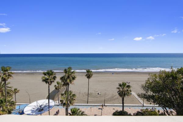 1 Bedroom Penthouse for sale in Estepona Town 