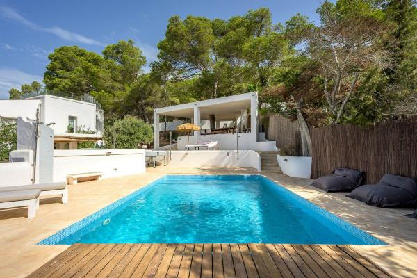 Country House for Sale Between Ibiza Town and San José, Ibiza