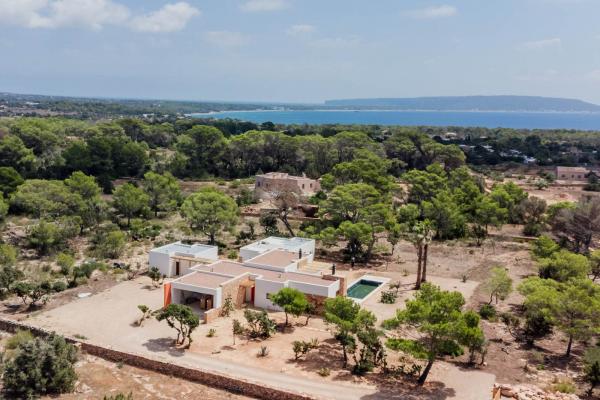 Villa Neutra – Contemporary Luxury Living in Formentera
