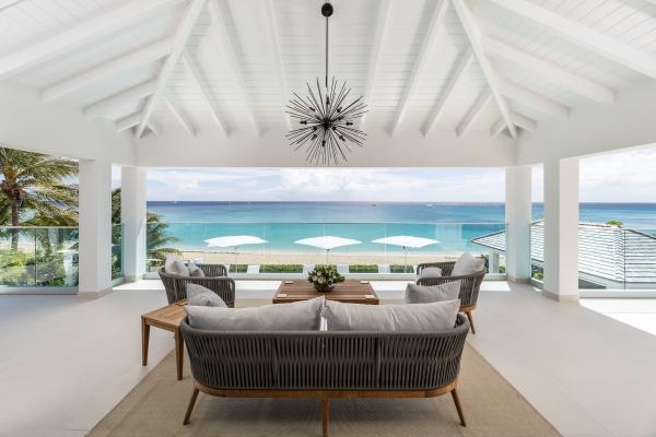 Blue Oyster Villa - Beachfront 