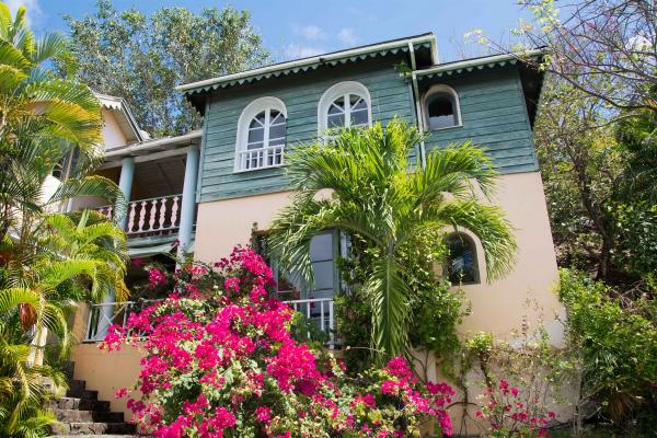 Mandaris House & Cottage