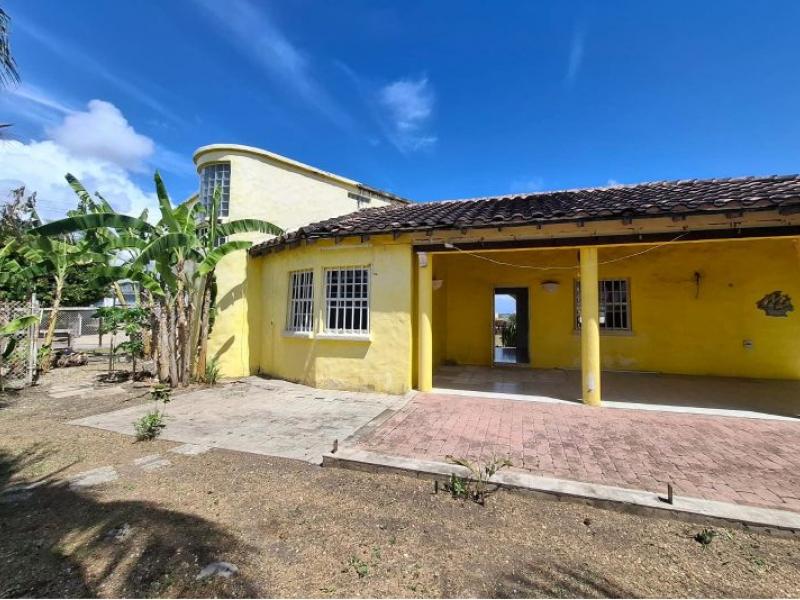 38 Seascape Inch Marlow