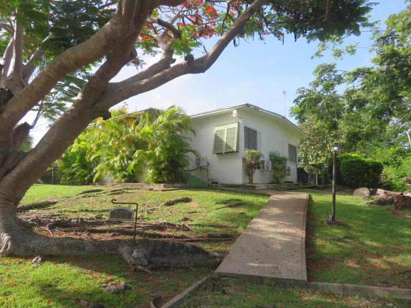 Mayhoe Avenue 212