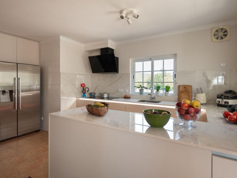 Impressively Spacious Luxury 3 Bedroom Villa in Loulé with Sea Views , Loule 