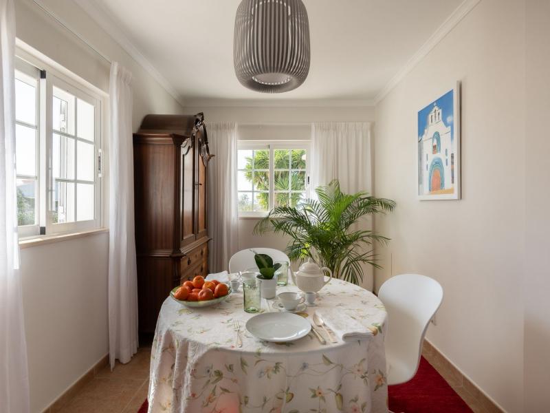Impressively Spacious Luxury 3 Bedroom Villa in Loulé with Sea Views , Loule 