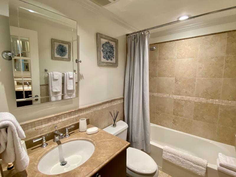 Sapphire Beach 403 - Beachfront , Beach Front , Christ Church , South Coast 
