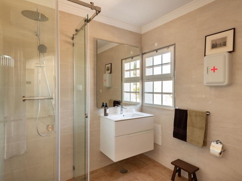 Impressively Spacious Luxury 3 Bedroom Villa in Loulé with Sea Views , Loule 