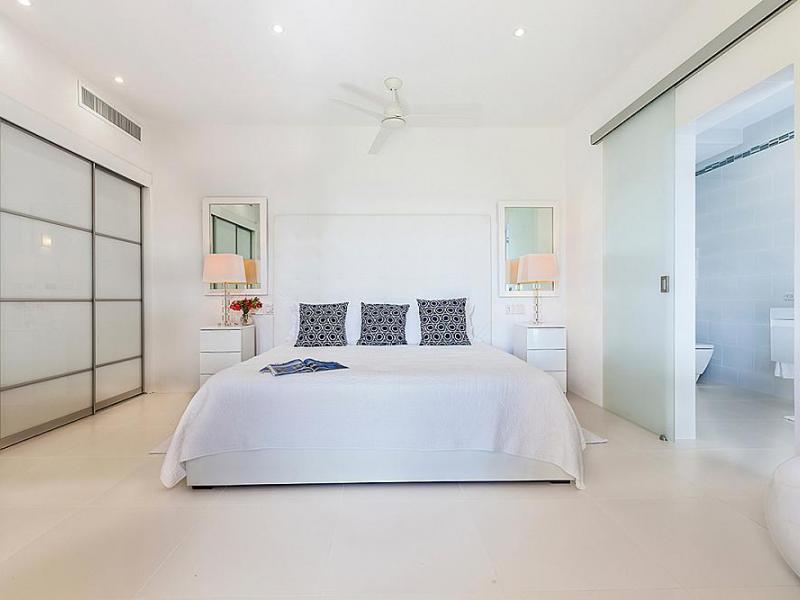 Villa Indigo - Beachfront , Little Harbour 