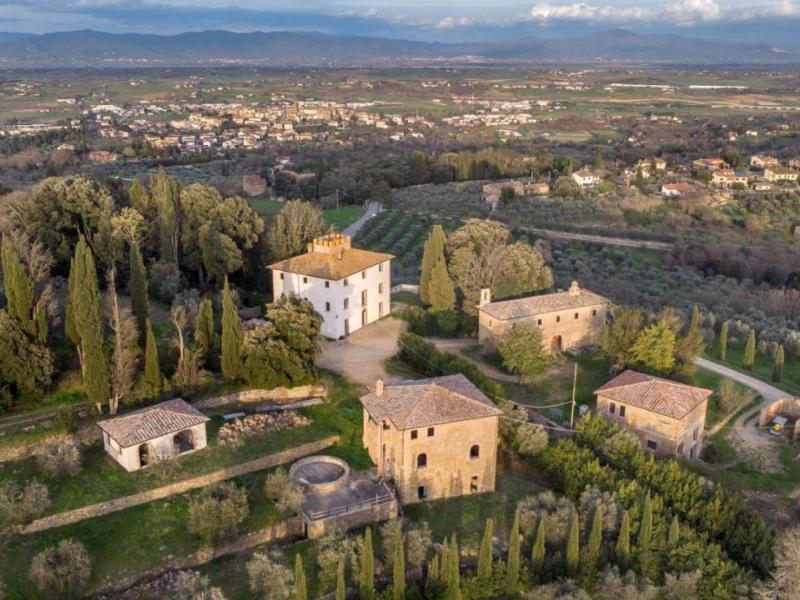 Tourism Hospitality for sale in Arezzo - Monte San Savino , 