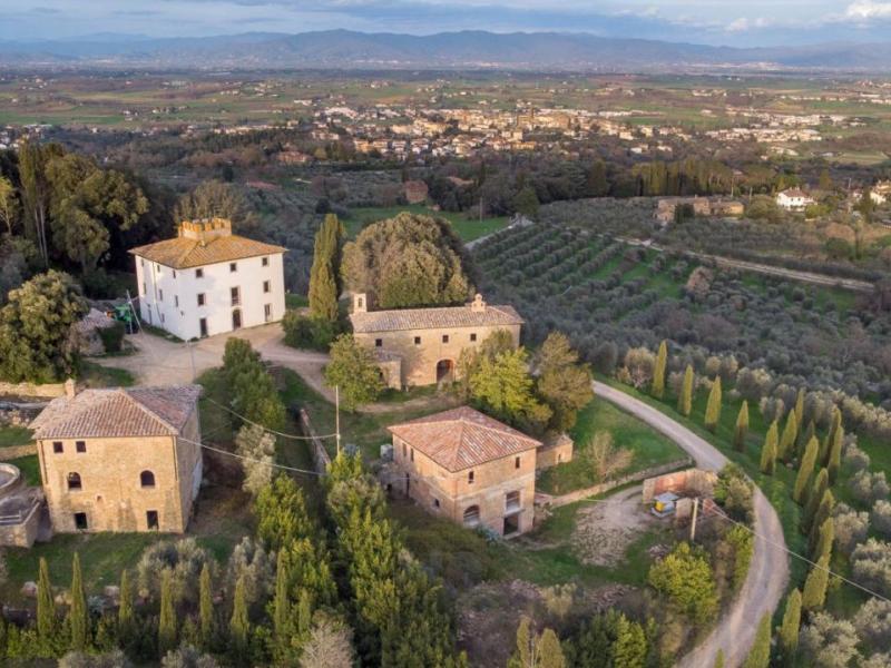 Tourism Hospitality for sale in Arezzo - Monte San Savino , 