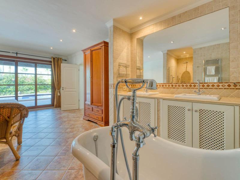 Mediterranean Villa with Pool and Guest Apartment , Palma Nova 